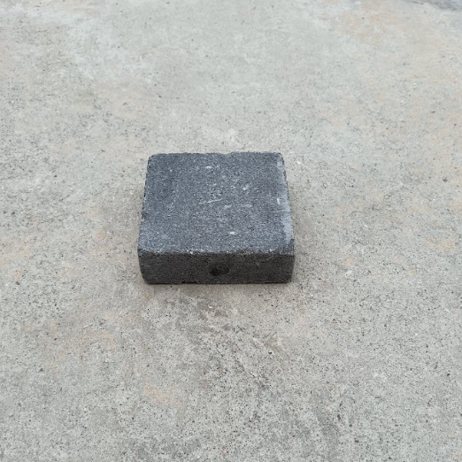 Pavé béton Anthracite aspect vieilli - 120.5 x 120.5 x 40 mm