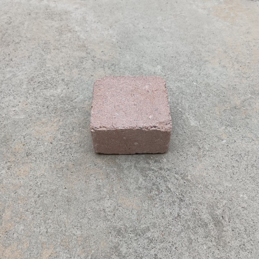 Pavé béton Rose aspect vieilli - 120 x 120 x 60 mm