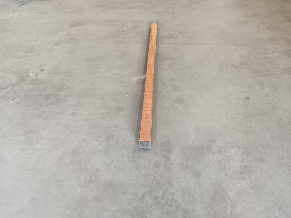 Lambourde bois exotique rouge - l.30 à 70mm - ép.60 à 75mm - L=2.4m (brut de sciage)