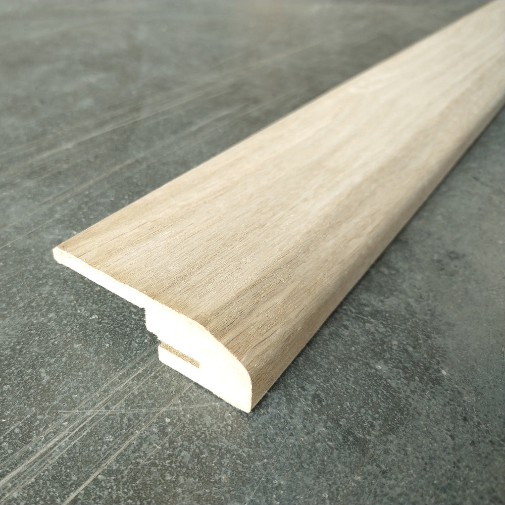 Plinthe électrique MDF plaqué chêne - 20x70 - L=2,23m