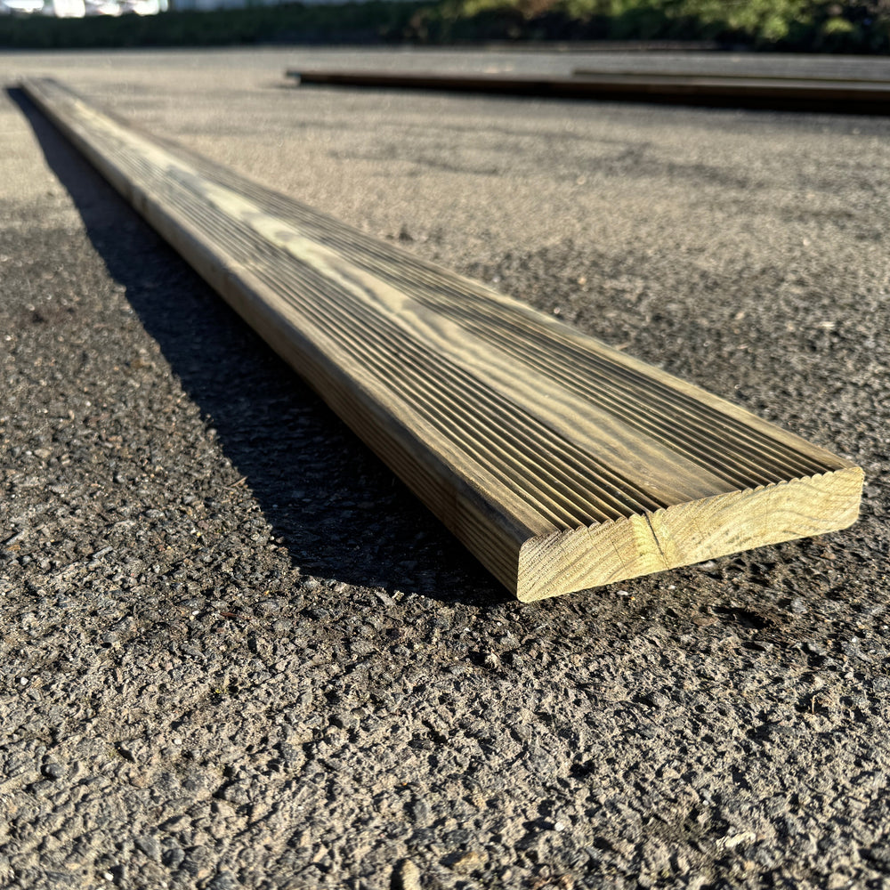 Lame de terrasse pin classe 4 - 27x145 - L=4,5m