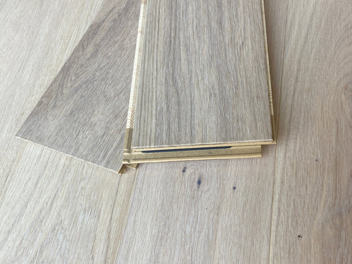 Parquet Contrecollé chêne 1 frise brossé verni mat blanchi BC8-DBE1-L05-BLR-K14155-M (declassé)