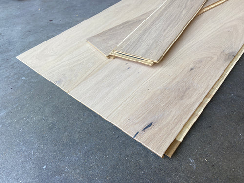 Parquet Contrecollé chêne 1 frise brossé verni mat blanchi BC8-DBE1-L05-BLR-K14155-M (declassé)