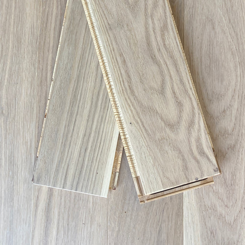Parquet Contrecollé chêne 1 frise brossé, verni mat blanchi (déclassé)