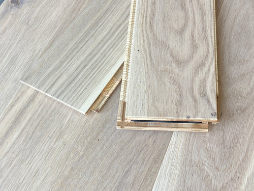 Parquet Contrecollé chêne 1 frise brossé, verni mat blanchi (déclassé)
