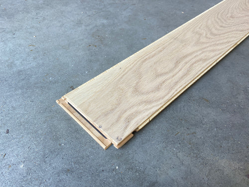 Parquet Contrecollé chêne 1 frise brossé, verni mat blanchi (déclassé)