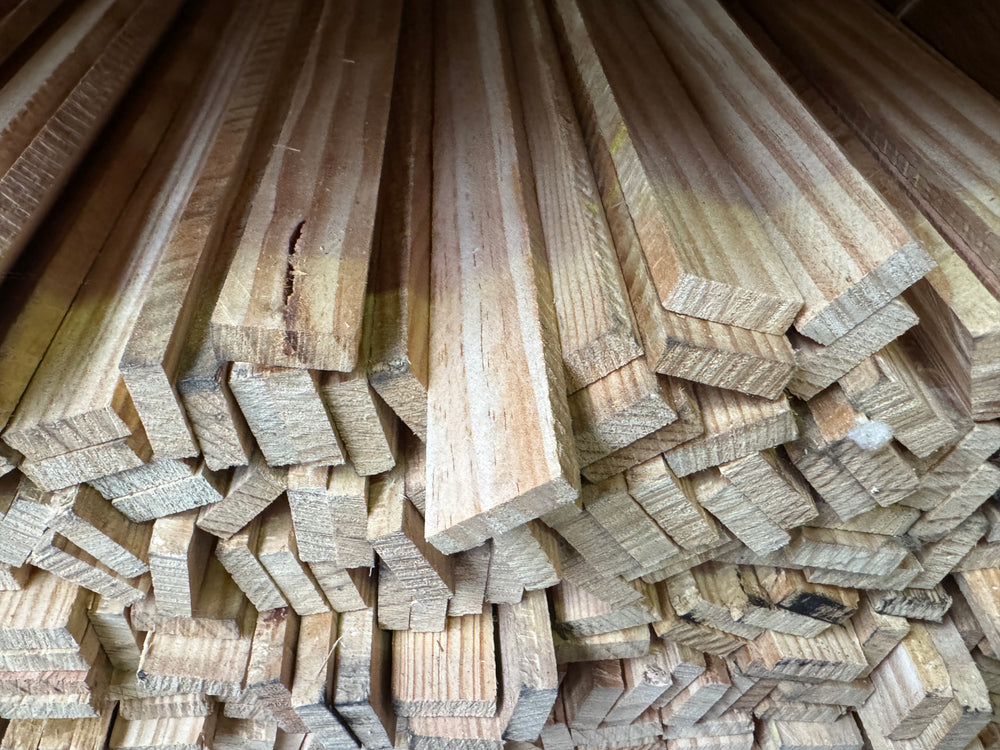 Liteau pin maritime - 8x27 - L=2,4m