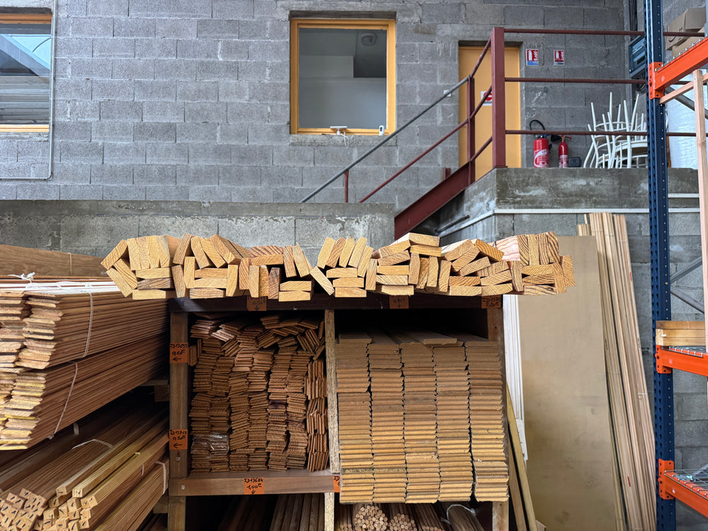 Socle de porte pin maritime - 17x55 - L=2,4m