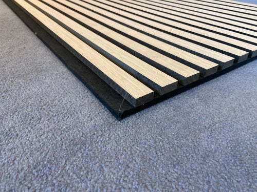 Panneau acoustique tasseau MDF décor chêne clair 2440 x 600 x 15mm - feutrine 6mm (1 unité)