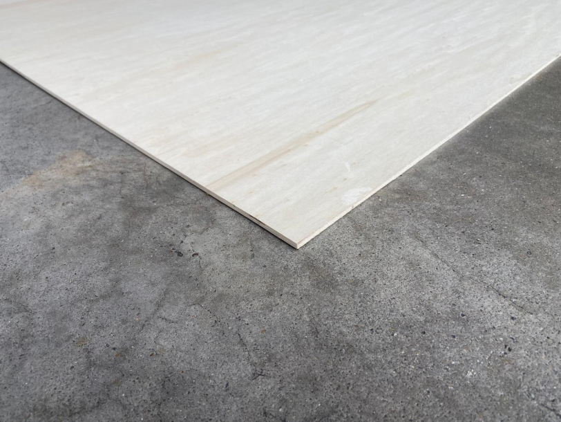 Contreplaqué 100% peuplier - 2440 x 1220 x 08 mm (sans défaut)