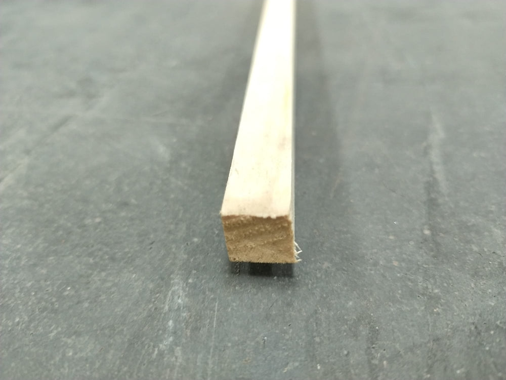 Carrelet bois exotique blanc - 12 x 12 mm - L=2,4m