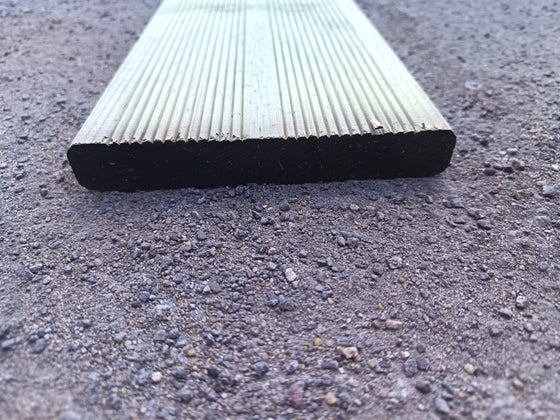 Lame de terrasse pin classe 4 vert - 21x145 - L=2,4m (Choix A) — vue 2