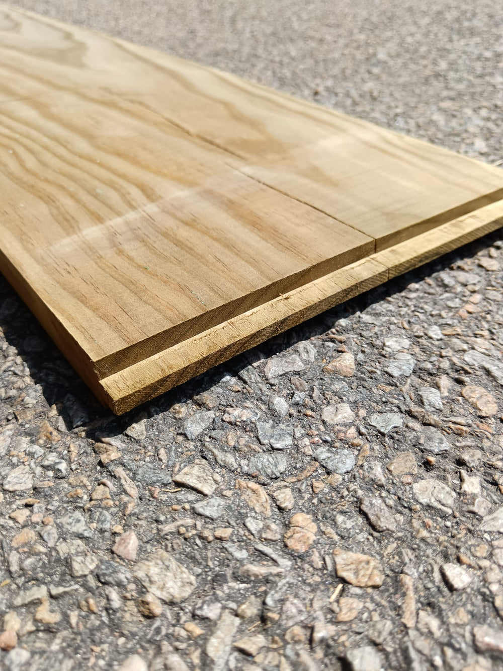 Planche de rive rainurée pin classe 4 vert - 20x215 - L=2,44m