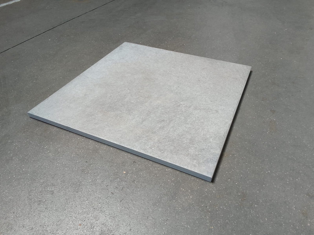 Carrelage extérieur grès cérame rectifié structuré couleur Gris - gamme Geo ref F028 - 60x60cm - Ep= 20mm - Novoceram — vue 3