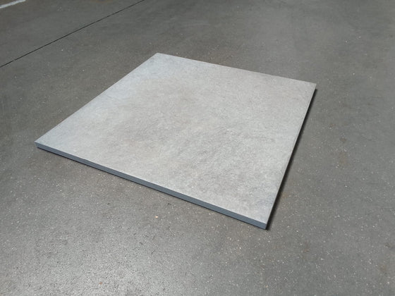 Carrelage extérieur grès cérame rectifié structuré couleur Gris - gamme Geo ref F028 - 60x60cm - Ep= 20mm - Novoceram — vue 3
