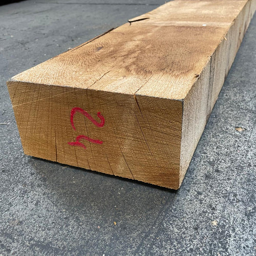 Traverse paysagère en chêne 100 x 200 mm, longueur 1,9 m, gros plan sur l'extrémité