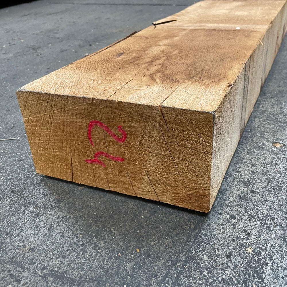 Traverse paysagère en chêne 100 x 200 mm, longueur 2 m, gros plan sur l'extrémité