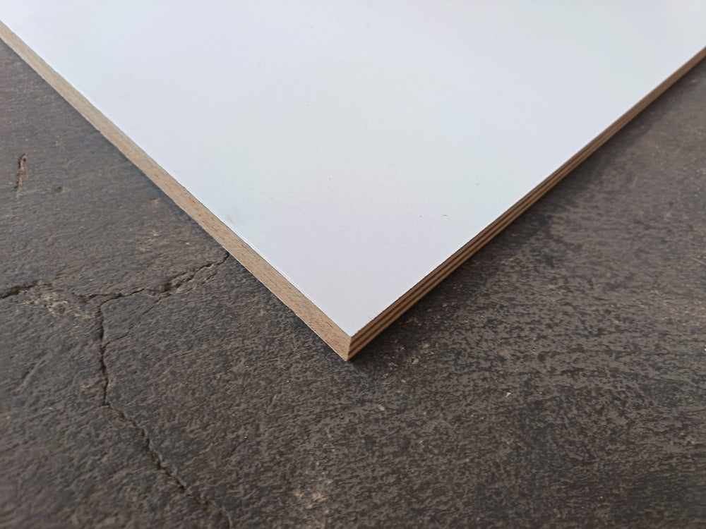 Contreplaqué okoumé pré-peint - 2500 x 1220 x 15 mm (défaut visuel)