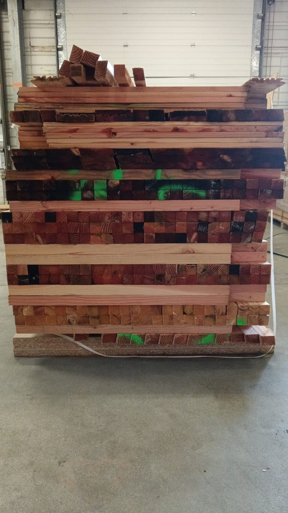 Chute de bois massif résineux (moyenne section) - sections variables - L=env 95cm