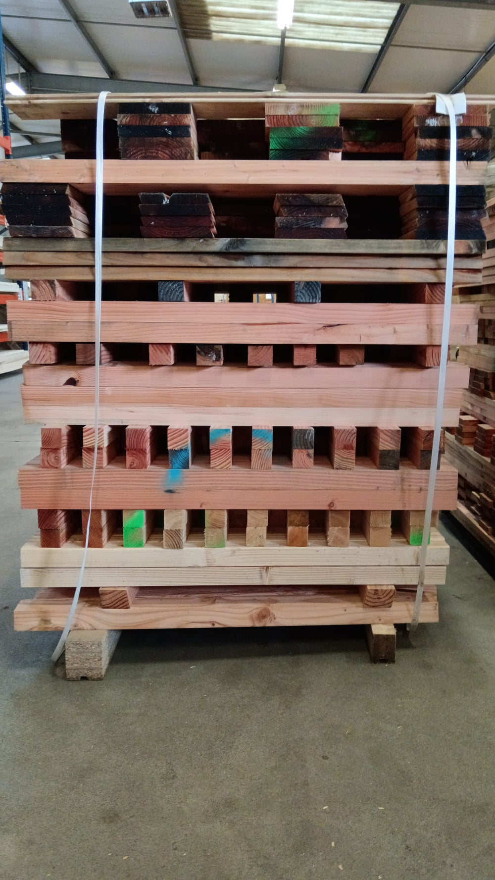 Chute de bois massif résineux (moyenne section) - sections variables - L=env 95cm