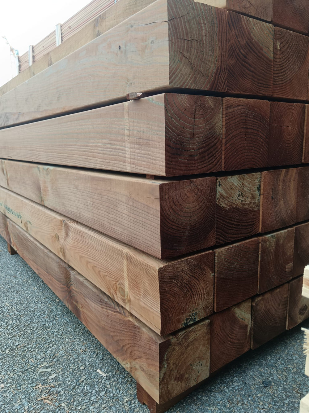 Poteau pin marron classe 4 - 145x145 - L=2,5m