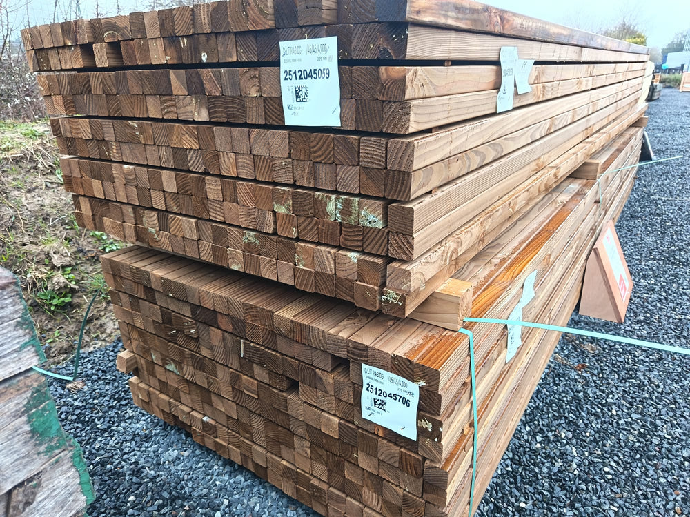 Tasseau douglas imprégné marron classe 3 - 45x45 - L=4m