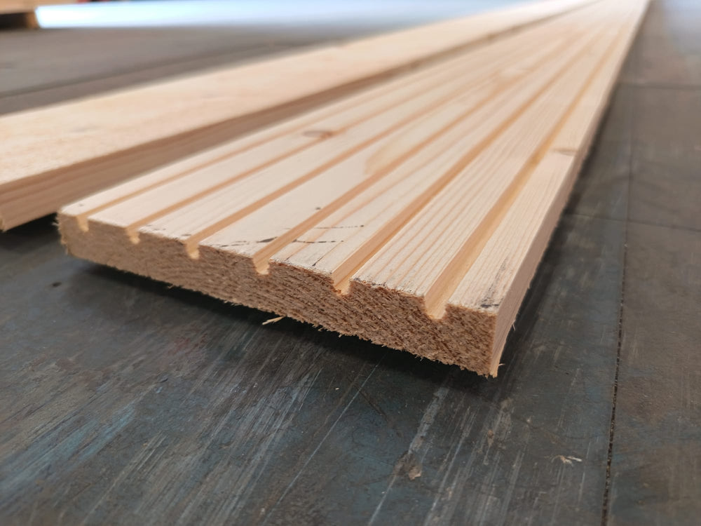 Planche épicéa non traité - brut de sciage - 18x150 - L=2,811m