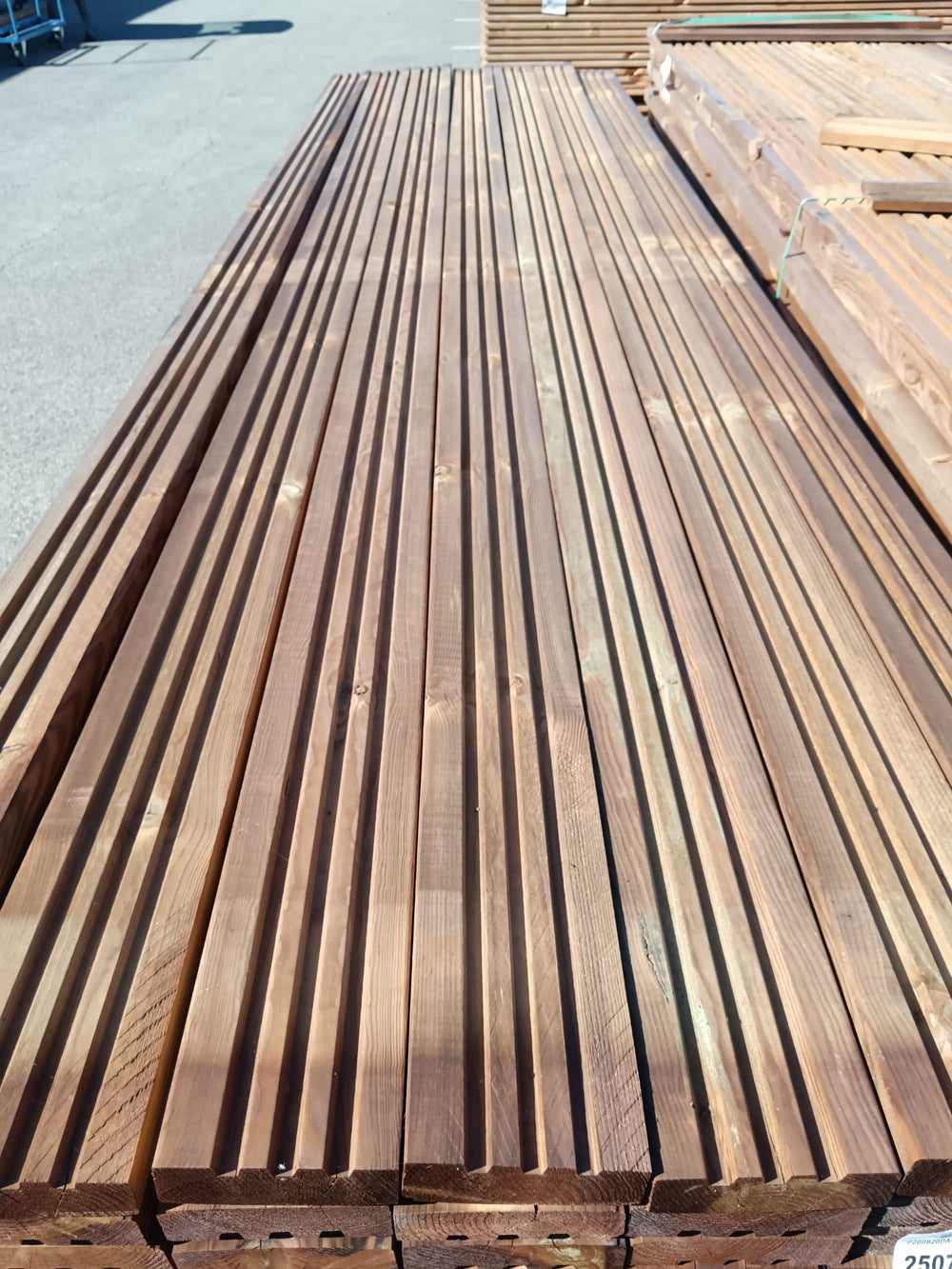 Terrasse pin classe 4 marron (profil Rio) - 46x145 - L=4m