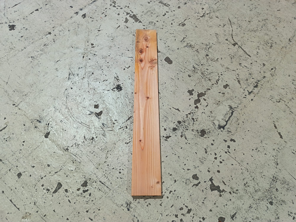 Chute de planches bois massif résineux - sections variables - L=env 96cm