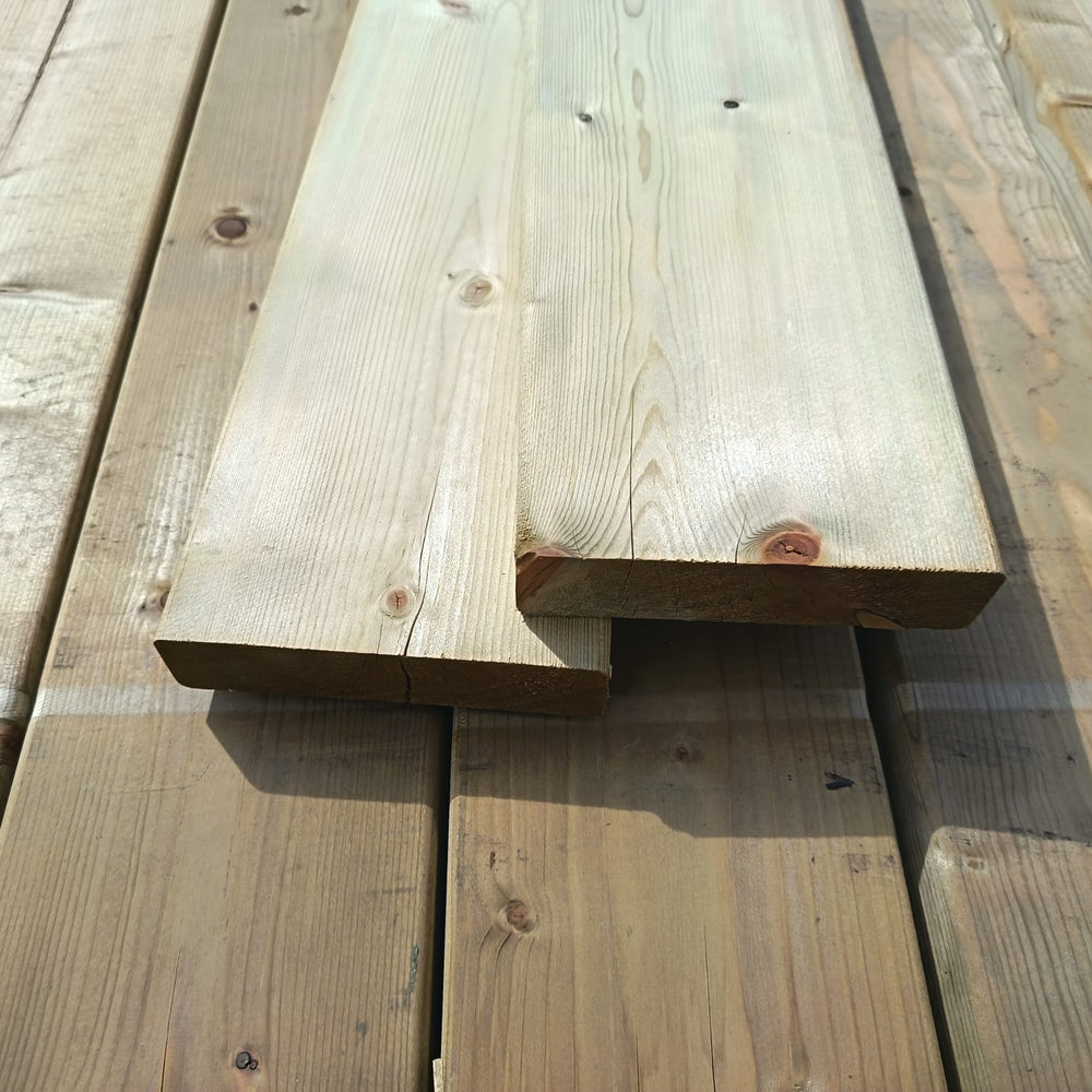 Lame de terrasse pin classe 3 vert - 35x145 - L=2,5m (choix A)