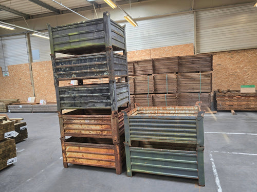 Caisse palette métallique sur pieds empilable - 1200 x 800 x 530 mm