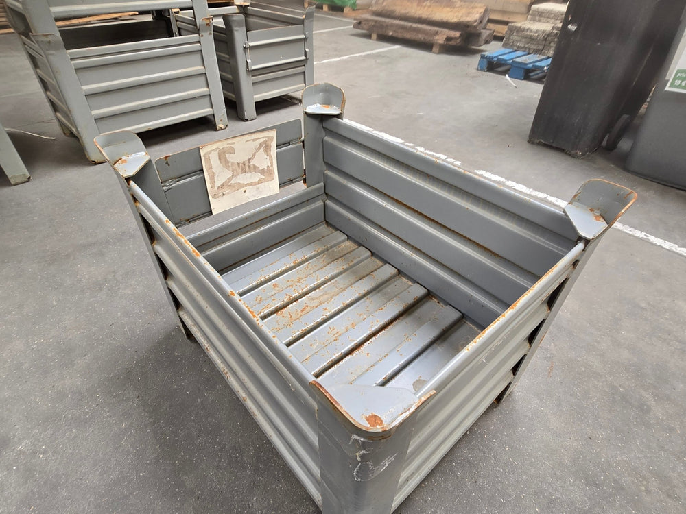 Caisse palette métallique sur pieds empilable - 800 x 600 x 530 mm
