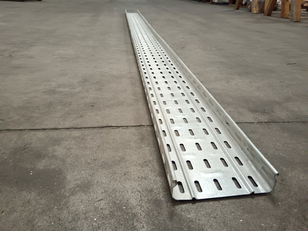 Chemin de câble acier - 150 x 35 - L=3m - GEWISS (dalle)