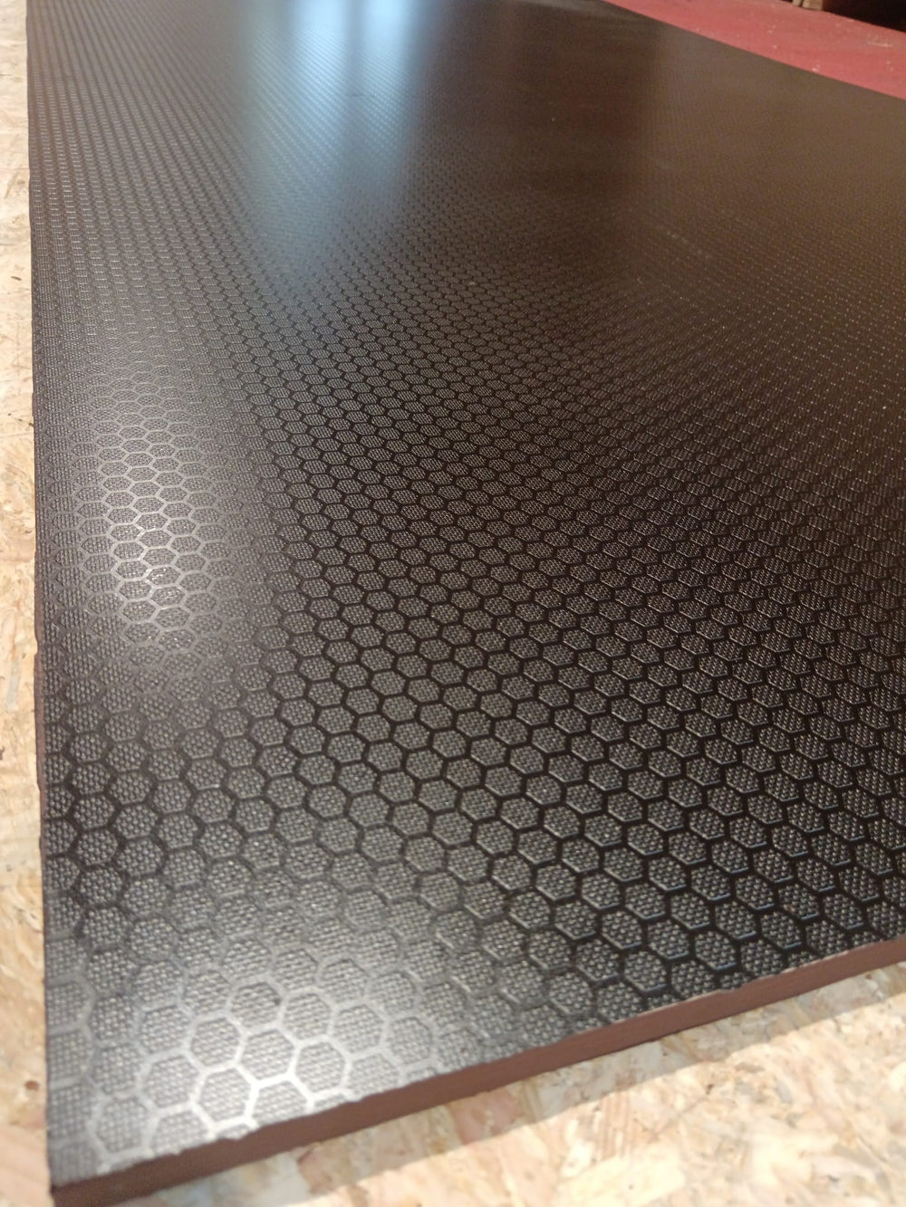 Contreplaqué filmé antidérapant - 2440 x 1220 x 15 mm (sans défaut)