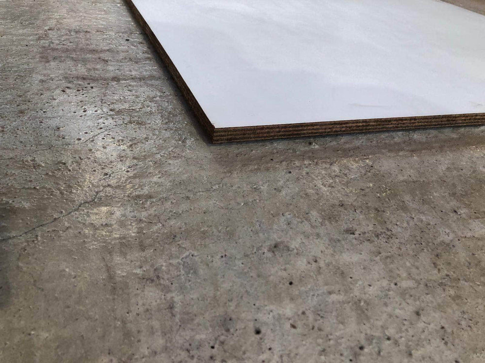Contreplaqué okoumé filmé blanc - 2500 x 1220x 12 mm (défaut visuel)