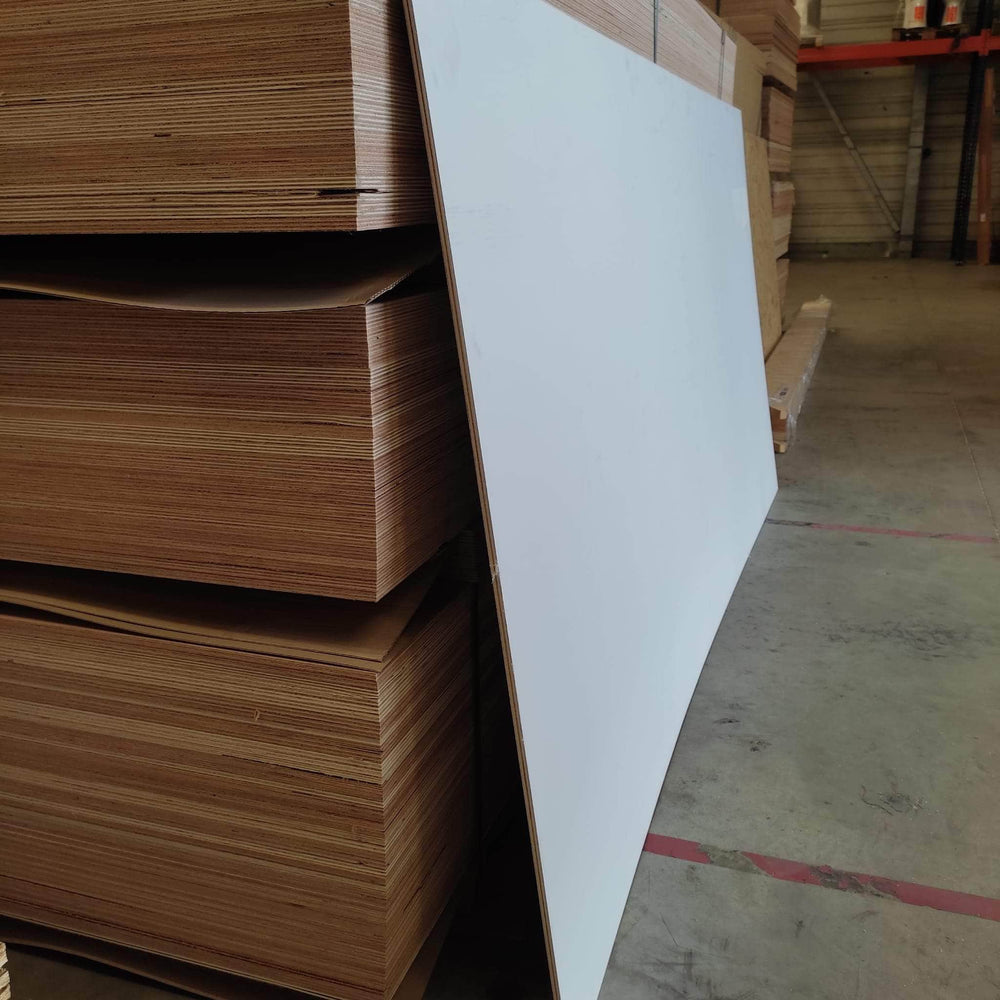 Contreplaqué peuplier pré - peint - 2500 x 1220 x 15 mm (défaut visuel)