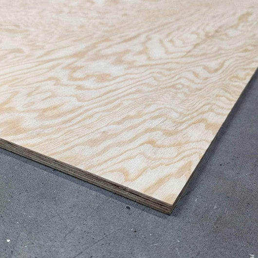 Contreplaqué pin maritime - 2440 x 1220 x 07 mm (défaut visuel)