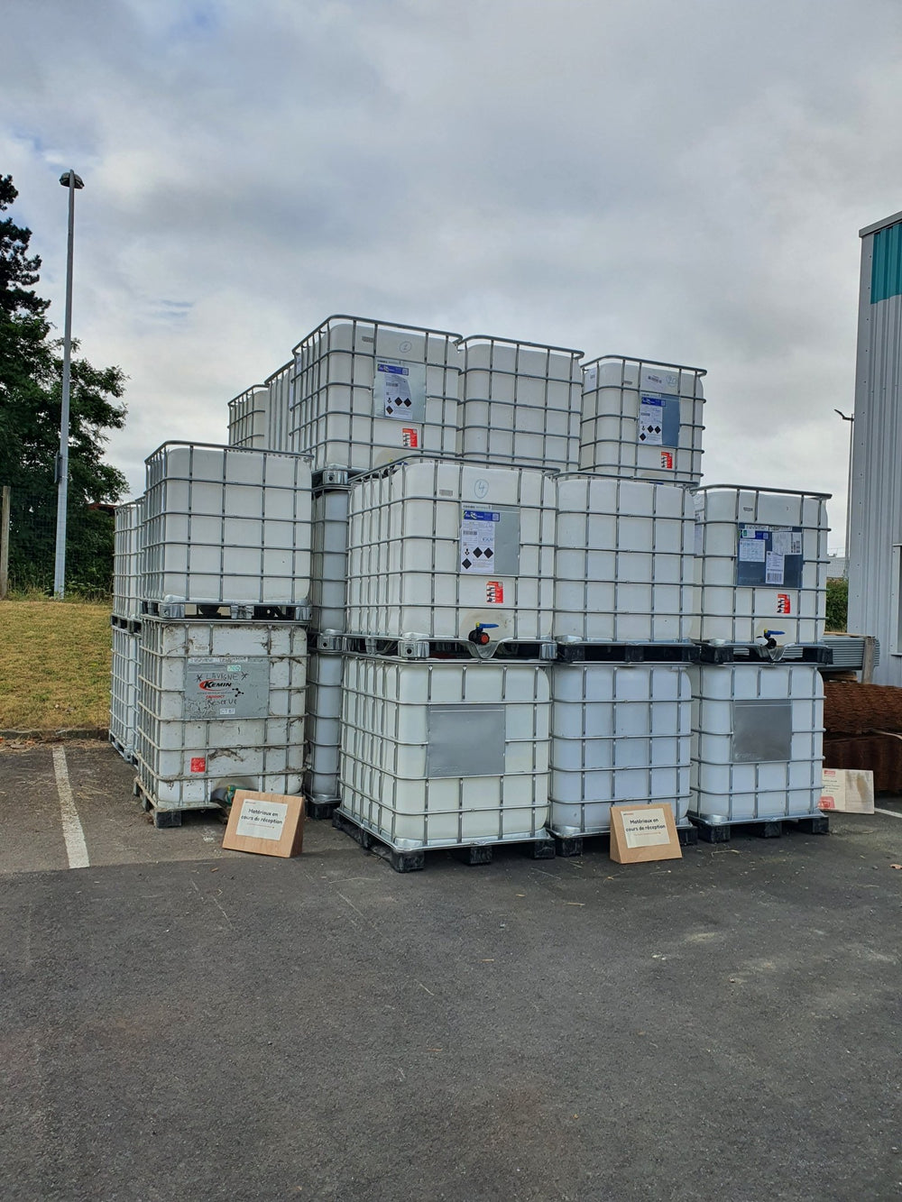 Cuve IBC 1000L plastique - 1200 x 1000 x 1170 mm