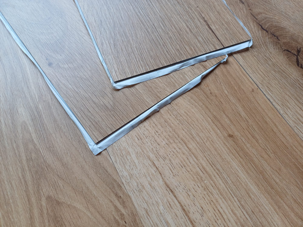 Echantillon de sol PVC adhésif Chêne
