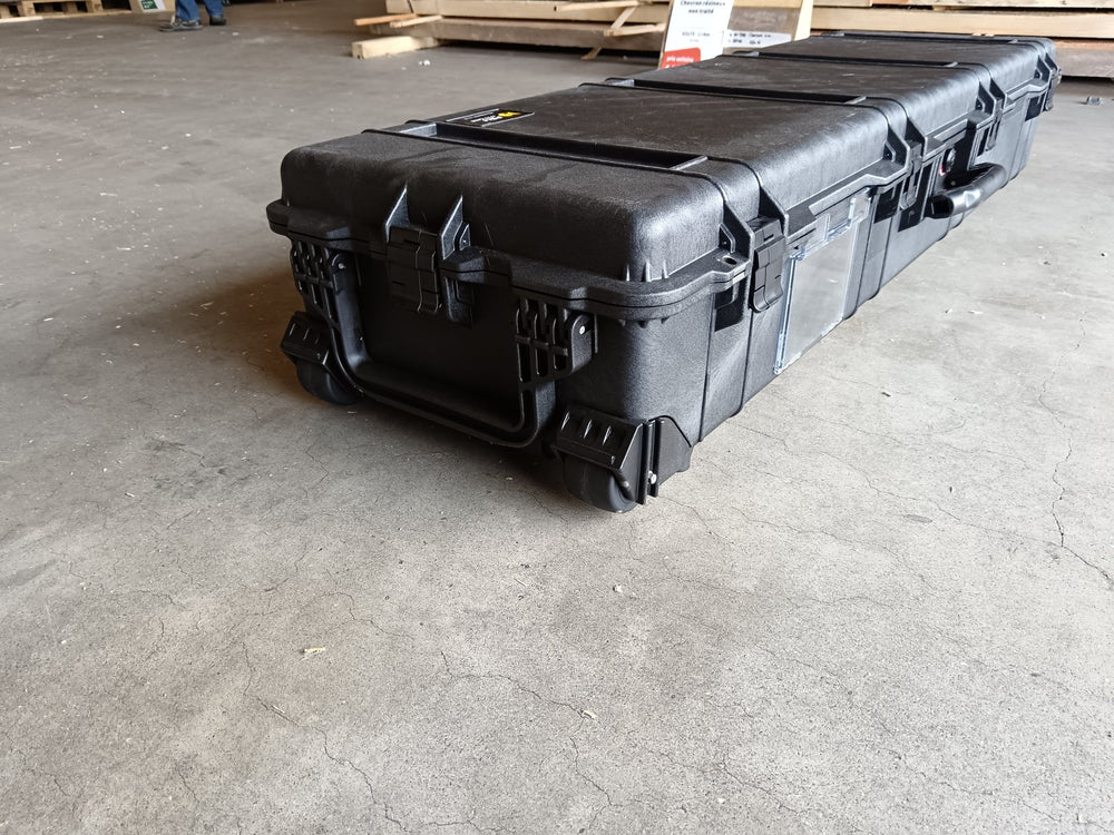 Grande valise neuve noir plastique - 470 x 270 - L=1.5m