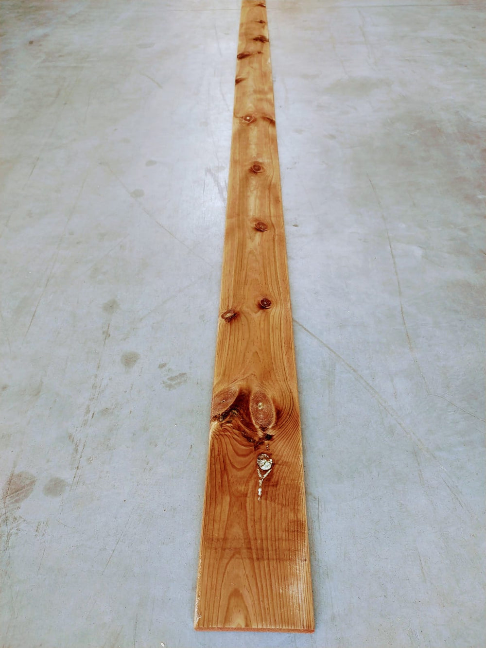 Planche rabotée blanche pin classe 4 marron - 19x145 - L=4m