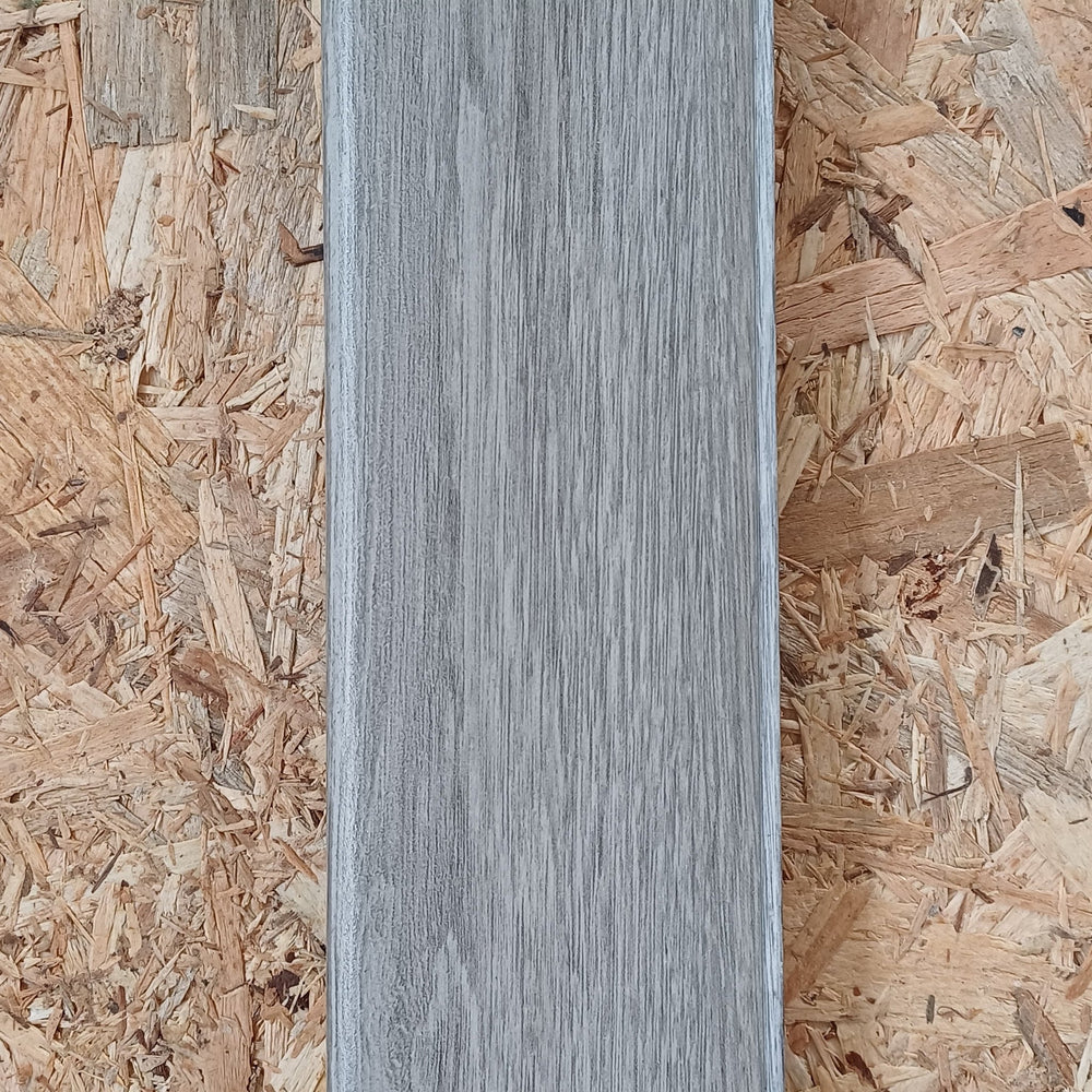 Plinthe SMF décor chêne gris clair 2500x59x17,4mm