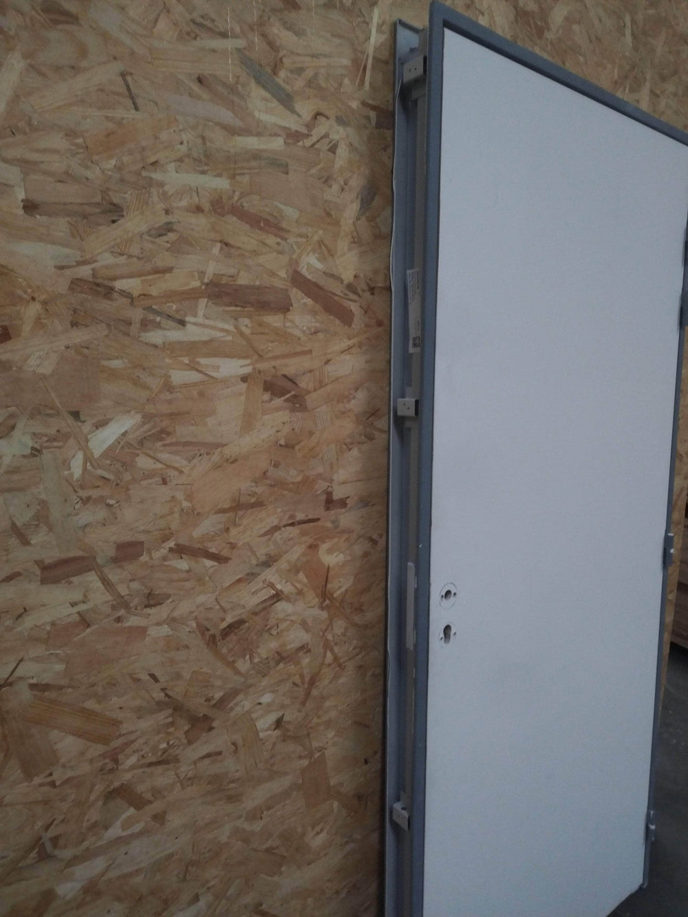 Porte 204x93 cm avec huisserie métal Polyfeu