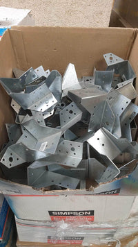 Quincaillerie charpente acier, vendu au kilogramme