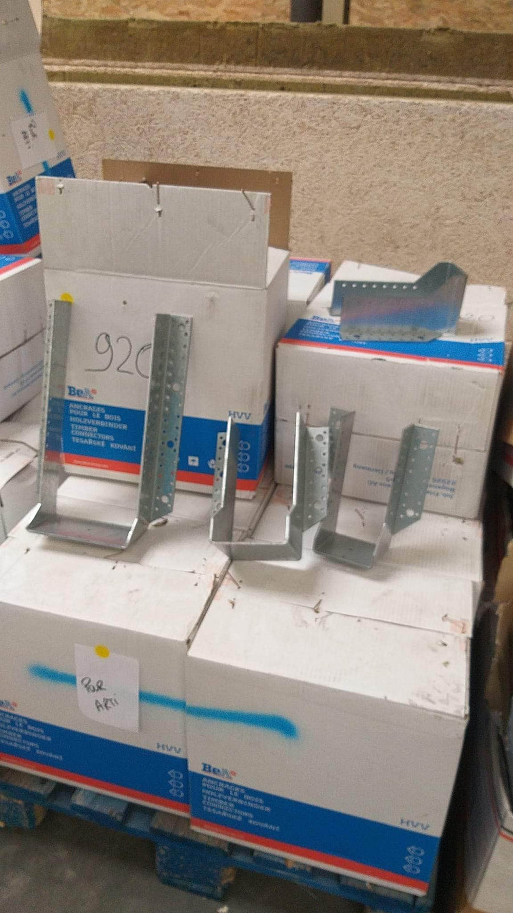 Quincaillerie charpente acier, vendu au kilogramme