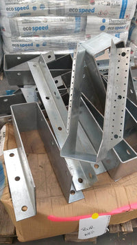 Quincaillerie charpente acier, vendu au kilogramme