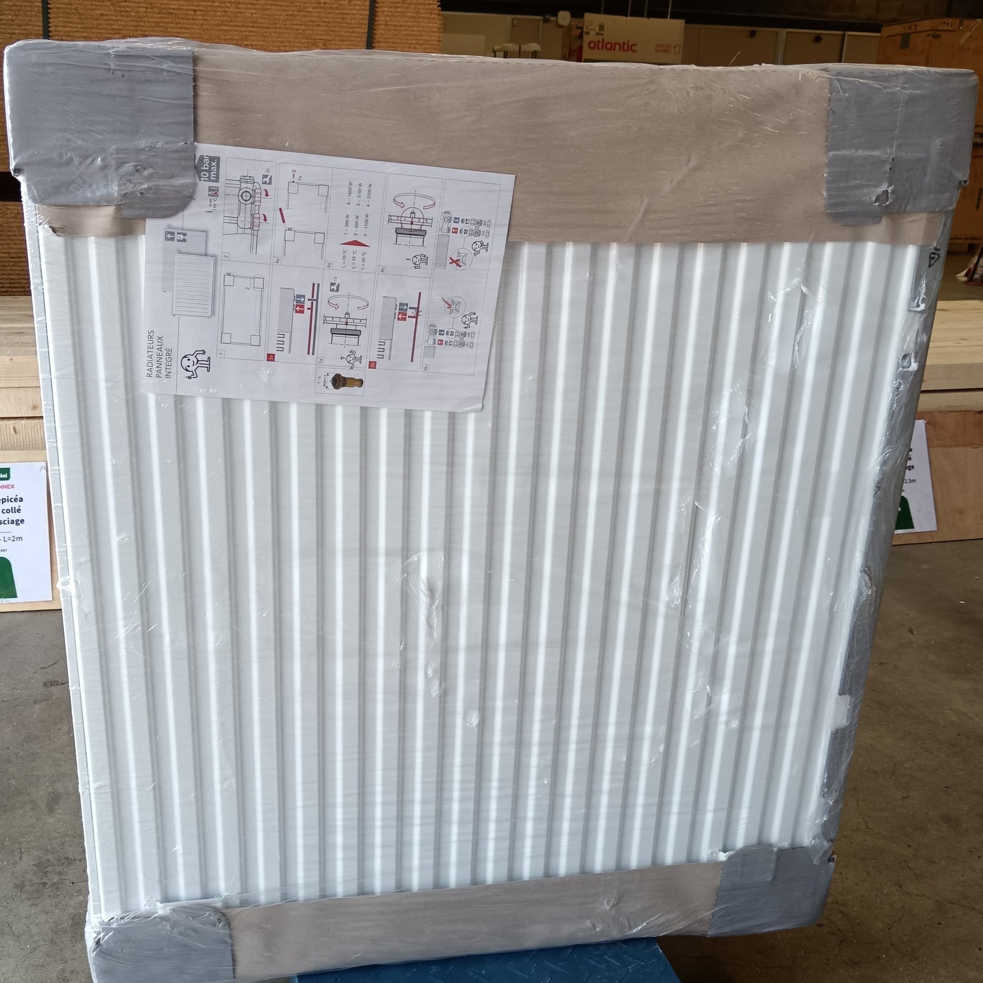 Radiateur eau chaude Reggane 3010 Compact acier - 900 x 800 mm - Finimetal