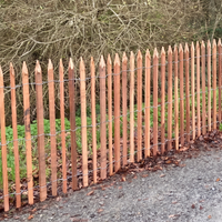 Ganivelle bois massif bois exotique rouge - hauteur 120 cm - L=5m - appointée (ecart 6/7 cm)