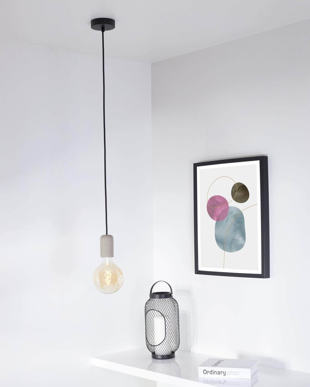 Suspension béton gris douille E27 + Pavillon noir + Câble textile noir L.2m - 60W