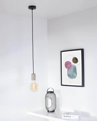 Suspension béton gris douille E27 + Pavillon noir + Câble textile noir L.2m - 60W